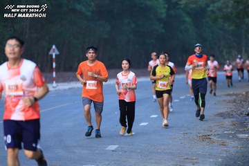 BINH DUONG NEW CITY HALF MARATHON 2024 - Ảnh #1750229
