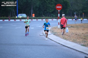 BINH DUONG NEW CITY HALF MARATHON 2024 - Ảnh #1726049