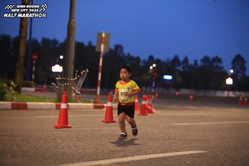 BINH DUONG NEW CITY HALF MARATHON 2024 - Ảnh #1728554