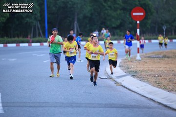 BINH DUONG NEW CITY HALF MARATHON 2024 - Ảnh #1726163