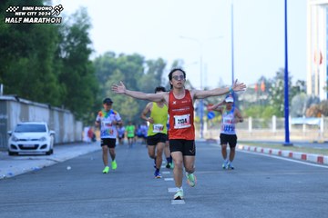 BINH DUONG NEW CITY HALF MARATHON 2024 - Ảnh #1766710