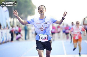 BINH DUONG NEW CITY HALF MARATHON 2024 - Ảnh #1759475