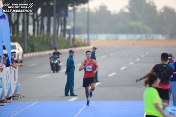 BINH DUONG NEW CITY HALF MARATHON 2024 - Ảnh #1738516