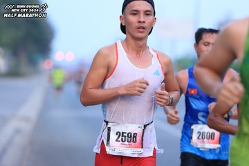 BINH DUONG NEW CITY HALF MARATHON 2024 - Ảnh #1765621