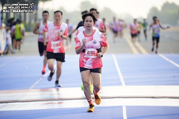 BINH DUONG NEW CITY HALF MARATHON 2024 - Ảnh #1760150