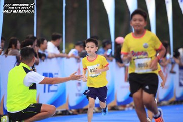 BINH DUONG NEW CITY HALF MARATHON 2024 - Ảnh #1728579