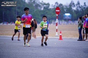 BINH DUONG NEW CITY HALF MARATHON 2024 - Ảnh #1725242