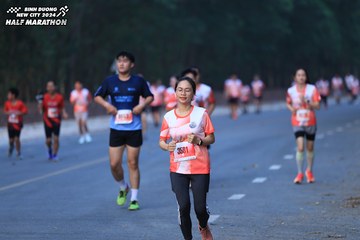 BINH DUONG NEW CITY HALF MARATHON 2024 - Ảnh #1750610