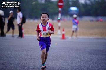 BINH DUONG NEW CITY HALF MARATHON 2024 - Ảnh #1725099
