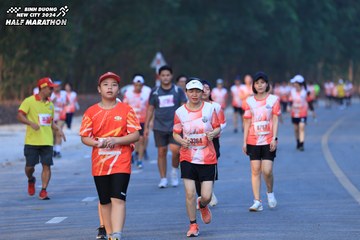 BINH DUONG NEW CITY HALF MARATHON 2024 - Ảnh #1771976