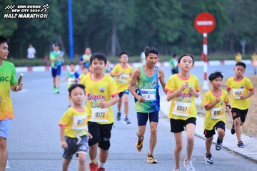 BINH DUONG NEW CITY HALF MARATHON 2024 - Ảnh #1726373