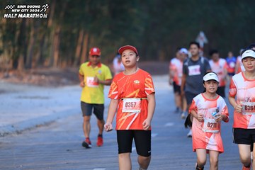 BINH DUONG NEW CITY HALF MARATHON 2024 - Ảnh #1771993