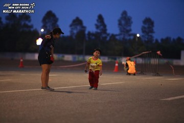 BINH DUONG NEW CITY HALF MARATHON 2024 - Ảnh #1728530