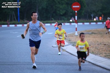 BINH DUONG NEW CITY HALF MARATHON 2024 - Ảnh #1726116
