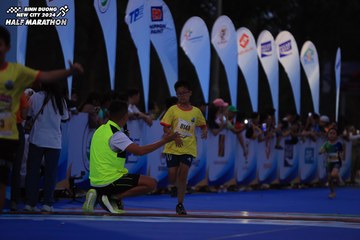 BINH DUONG NEW CITY HALF MARATHON 2024 - Ảnh #1729142