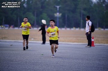 BINH DUONG NEW CITY HALF MARATHON 2024 - Ảnh #1725157