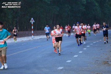BINH DUONG NEW CITY HALF MARATHON 2024 - Ảnh #1750512