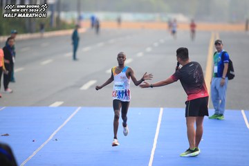BINH DUONG NEW CITY HALF MARATHON 2024 - Ảnh #1738822