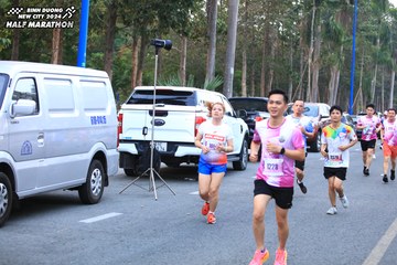 BINH DUONG NEW CITY HALF MARATHON 2024 - Ảnh #1750223