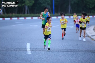 BINH DUONG NEW CITY HALF MARATHON 2024 - Ảnh #1726226