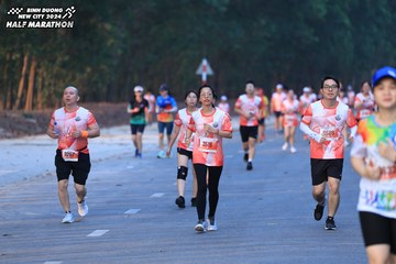 BINH DUONG NEW CITY HALF MARATHON 2024 - Ảnh #1771888