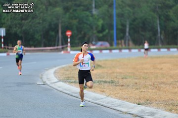 BINH DUONG NEW CITY HALF MARATHON 2024 - Ảnh #1735100