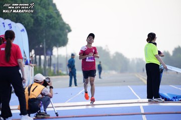 BINH DUONG NEW CITY HALF MARATHON 2024 - Ảnh #1771177