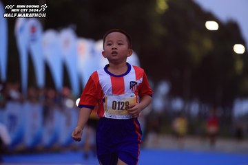 BINH DUONG NEW CITY HALF MARATHON 2024 - Ảnh #1729110