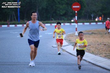 BINH DUONG NEW CITY HALF MARATHON 2024 - Ảnh #1726115