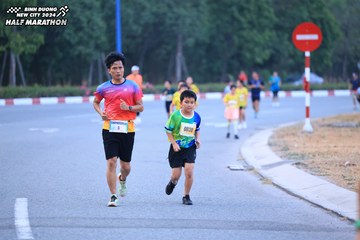 BINH DUONG NEW CITY HALF MARATHON 2024 - Ảnh #1725595