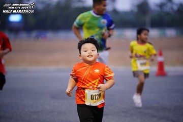 BINH DUONG NEW CITY HALF MARATHON 2024 - Ảnh #1725767