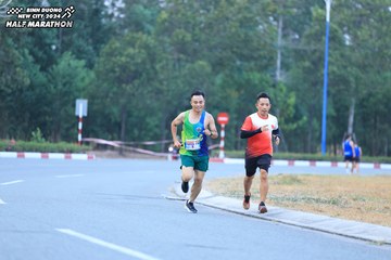 BINH DUONG NEW CITY HALF MARATHON 2024 - Ảnh #1736033