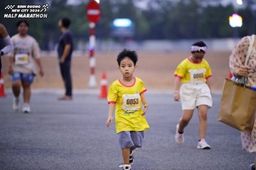 BINH DUONG NEW CITY HALF MARATHON 2024 - Ảnh #1725775