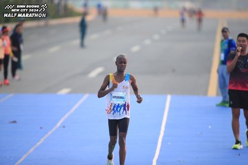 BINH DUONG NEW CITY HALF MARATHON 2024 - Ảnh #1738839