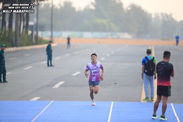 BINH DUONG NEW CITY HALF MARATHON 2024 - Ảnh #1738946