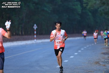 BINH DUONG NEW CITY HALF MARATHON 2024 - Ảnh #1750147