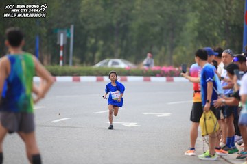 BINH DUONG NEW CITY HALF MARATHON 2024 - Ảnh #1736217