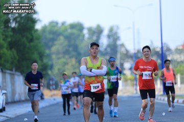 BINH DUONG NEW CITY HALF MARATHON 2024 - Ảnh #1764183