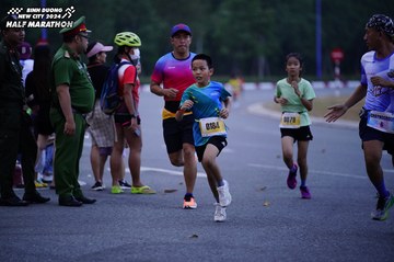 BINH DUONG NEW CITY HALF MARATHON 2024 - Ảnh #1724937