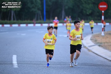 BINH DUONG NEW CITY HALF MARATHON 2024 - Ảnh #1726287
