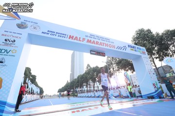 BINH DUONG NEW CITY HALF MARATHON 2024 - Ảnh #1738300
