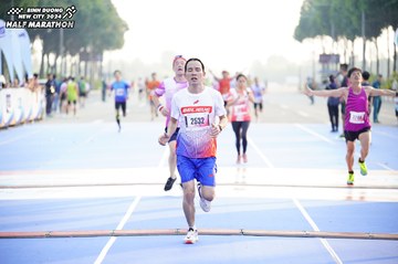 BINH DUONG NEW CITY HALF MARATHON 2024 - Ảnh #1759310