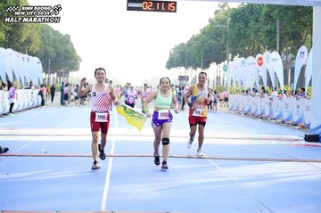 BINH DUONG NEW CITY HALF MARATHON 2024 - Ảnh #1759733
