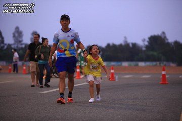 BINH DUONG NEW CITY HALF MARATHON 2024 - Ảnh #1728376