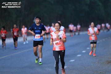 BINH DUONG NEW CITY HALF MARATHON 2024 - Ảnh #1750607