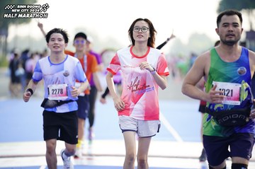 BINH DUONG NEW CITY HALF MARATHON 2024 - Ảnh #1758950