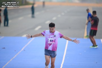 BINH DUONG NEW CITY HALF MARATHON 2024 - Ảnh #1738957
