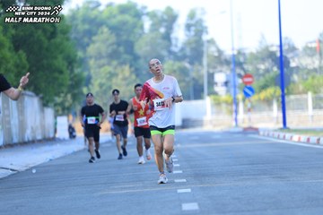 BINH DUONG NEW CITY HALF MARATHON 2024 - Ảnh #1768470