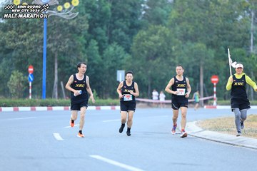 BINH DUONG NEW CITY HALF MARATHON 2024 - Ảnh #1735874