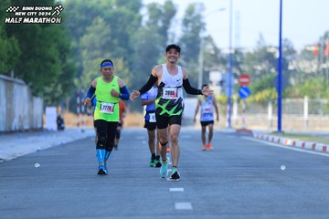 BINH DUONG NEW CITY HALF MARATHON 2024 - Ảnh #1764835